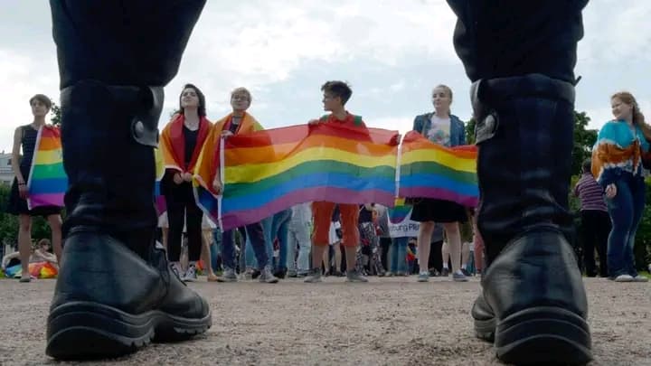 Russie : Poutine déclare la guerre au "mouvement international LGBT" considéré comme "terroriste"