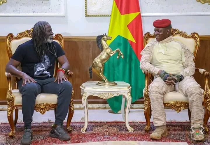 Burkina Faso : À Ouagadougou, Tiken Jah Fakoly salue l’engagement du Chef de l’Etat