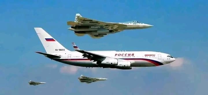 Russie : L'avion du président Ibrahim Traoré escorté par des avions de chasse russes du Burkina jusqu'à Moscou