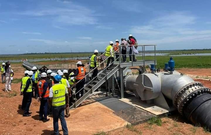 Côte d'Ivoire : Le ministre Bouaké Fofana sur les installations des lacs de Konsou et de la Loka pour l'approvisionnement de la ville de Bouaké