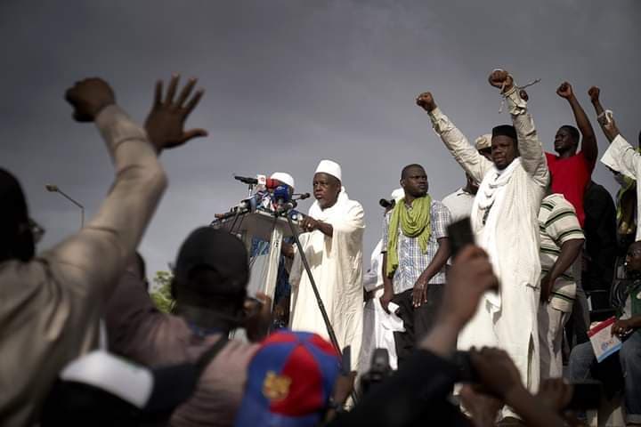 Mali : De retour d'Arabie Saoudite, l'imam Dicko et ses partisans gazés par la police