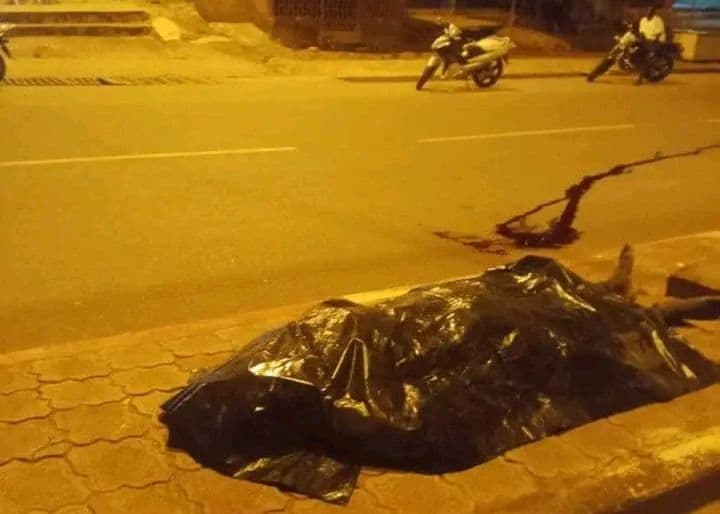 Côte d'Ivoire : Korhogo, deux jeunes à moto percutent un poteau électrique, le conducteur blessé et le passager meurt sur place