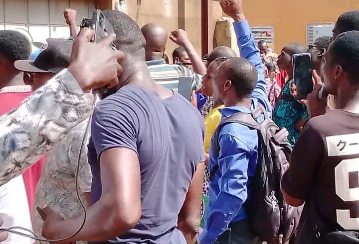 Burkina Faso : Les esprits se surchauffent dans le périmètre du domicile de Roch Kaboré