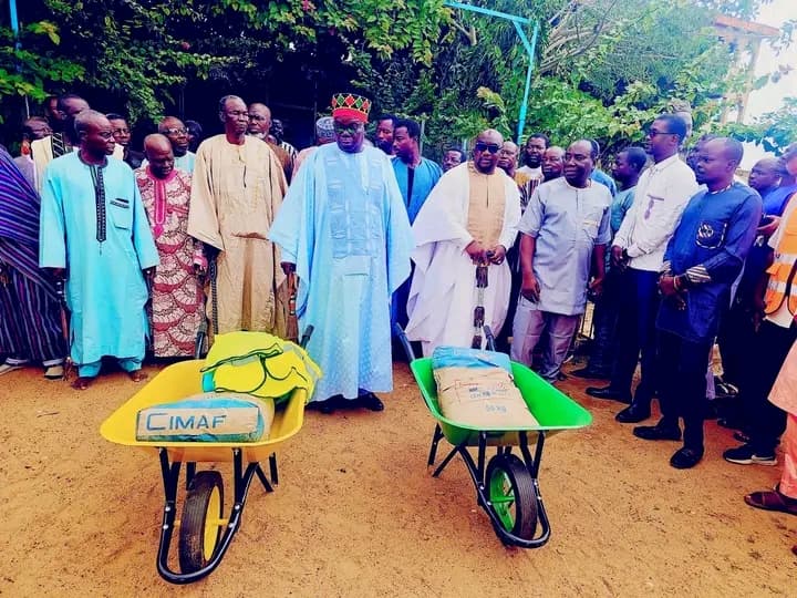 Burkina Faso : Tenkodogo : Sa Majesté le Dima de Zoungrantenga apporte son soutien à l’initiative présidentielle Faso Mêbo