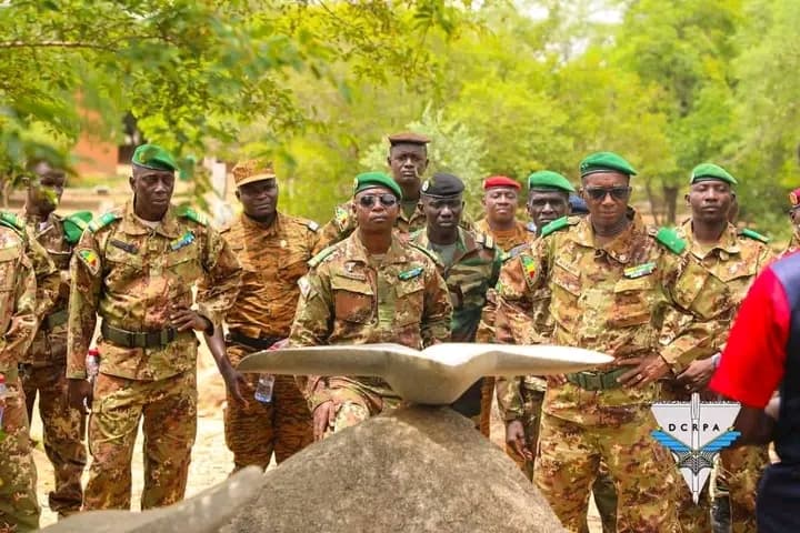 Burkina Faso : Coopération militaire, des officiers maliens en voyage d'études au Burkina