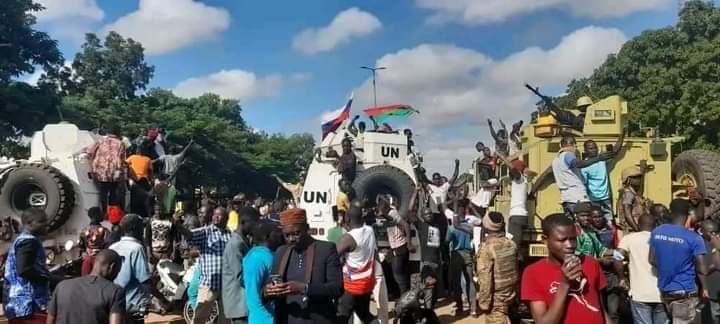 Burkina Faso : La côte de popularité des putschistes aurait poussé Damiba à la démission !