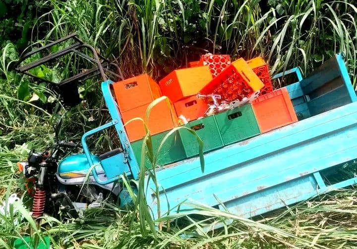 Côte d'Ivoire : Assouba, un souci de frein entraîne le conducteur d'un tricycle dans le ravin