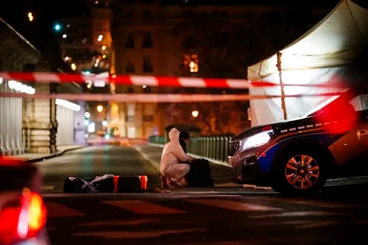 France : Paris, un mort et deux blessés dans une attaque au couteau et au marteau, réaction des politiques