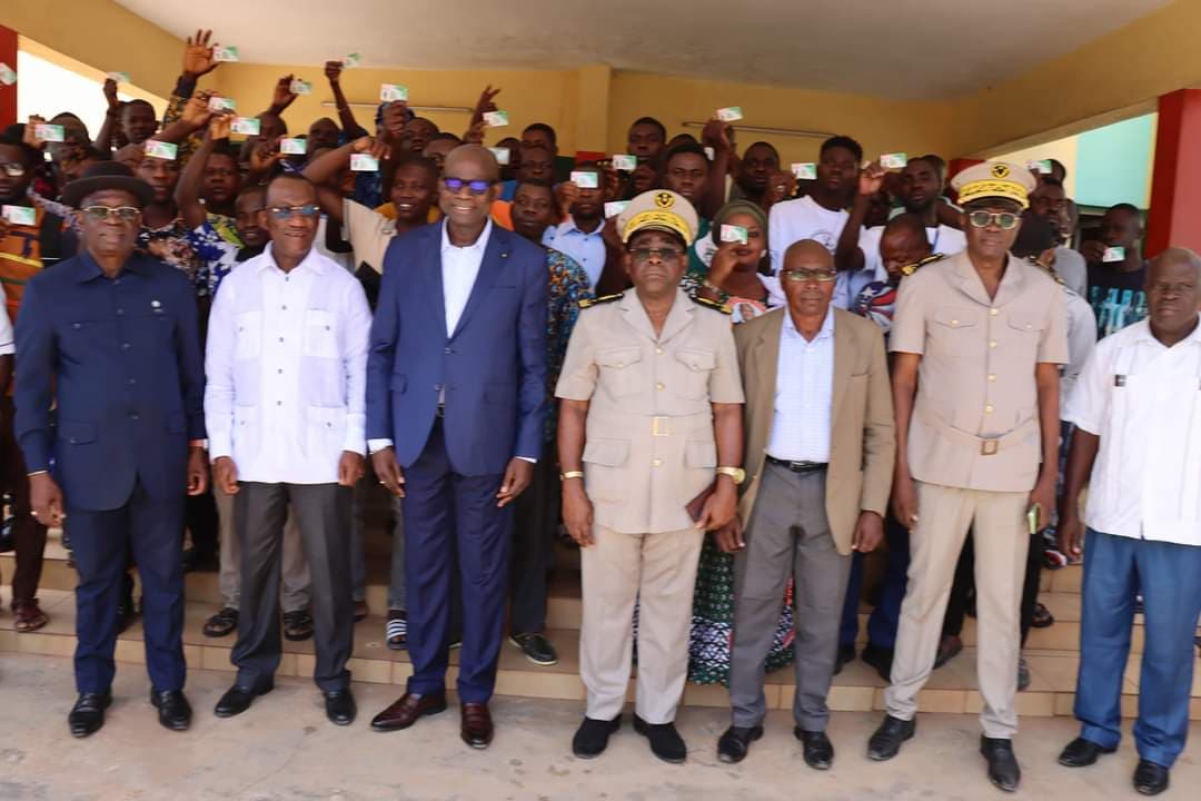 Côte d'Ivoire : N'guessan Lataille Koffi remet les permis de conduire aux jeunes du département de Kouassi-Kouassikro