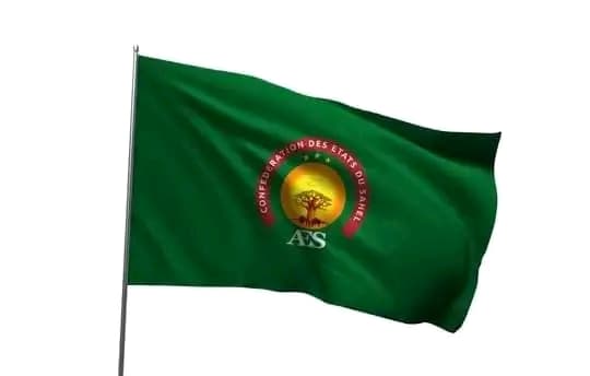 Afrique : Lancement du drapeau de la Confédération des États du Sahel (AES)