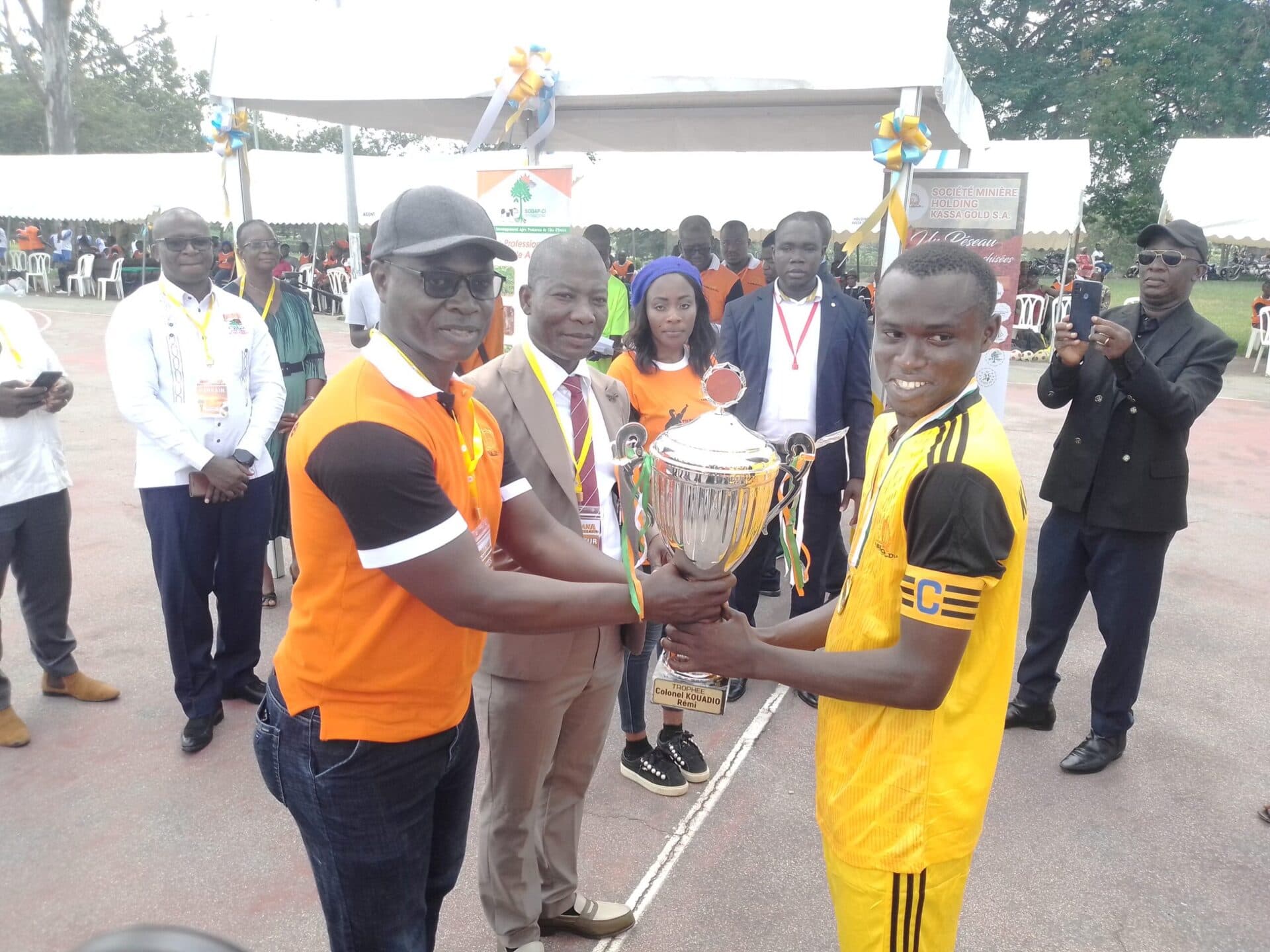 Côte d'Ivoire : Yamoussoukro, la société minière Kassa Gold SA prône la paix et la cohésion sociale entre ses salariés à travers un tournoi de Maracana