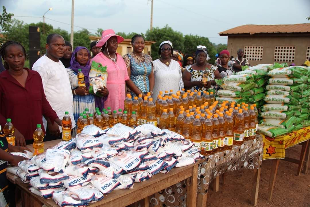 Côte d'Ivoire : Bocanda, des vivres et non vivres offerts aux femmes de Blaidy