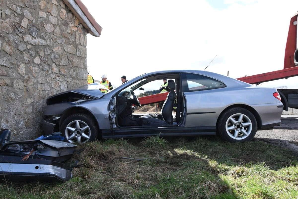 France : Une collision entre deux véhicules fait trois victimes à Craponne-sur-Arzon