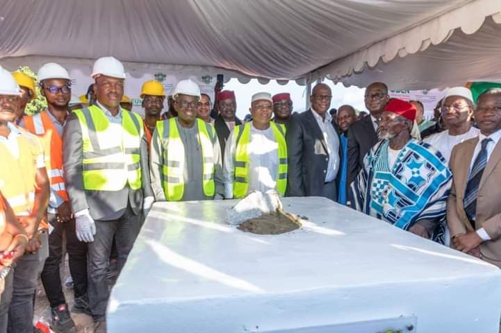 Côte d'Ivoire : Korhogo, pose de la première pierre du centre de service civique
