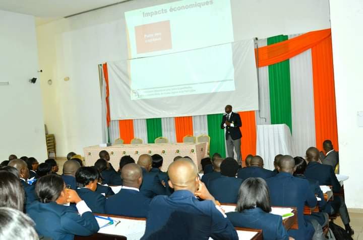 Côte d'Ivoire : Renforcement des capacités de la 60e promotion des élèves du cycle supérieur de l'ENA sur la problématique des ALPC