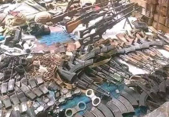 Centrafrique : Bangui, plus de 200 kalachnikovs, munitions, grenades et roquettes saisies chez un opérateur économique