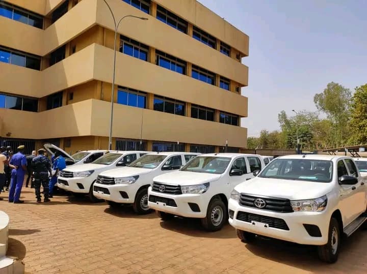 Burkina Faso : La Gendarmerie nationale reçoit dix véhicules