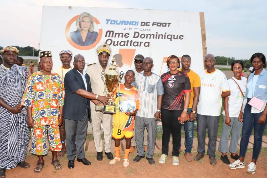 Côte d'Ivoire : Dimbokro, finale du tournoi de foot de la première Dame Dominique Ouattara