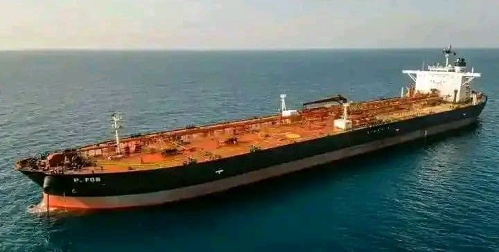 Monde : Pour éviter des représailles, la France réagit à l'ultimatum russe en libérant le navire fantôme