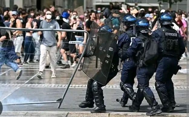 France : Des violences contre des manifestants signalées dans plusieurs villes