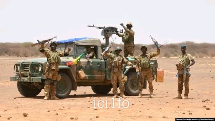 Mali : Les FAMa annoncent la destruction de deux blindés et trois pick-up lors de frappes aériennes à Anéfis