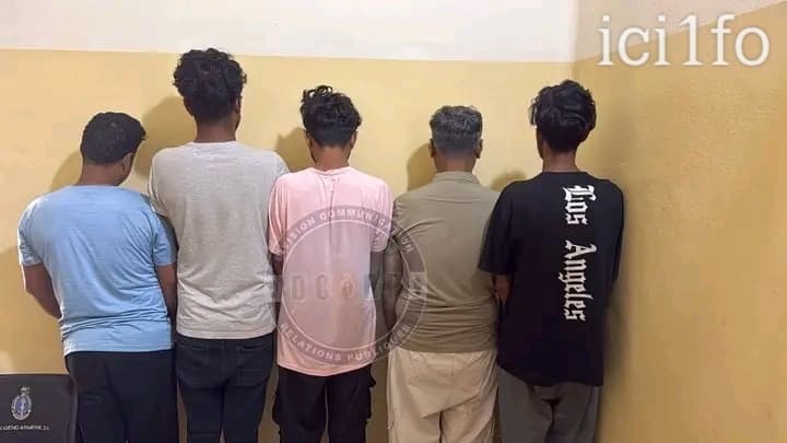Sénégal : 6 étrangers mis aux arrêts avec le démantèlement de leur « usine à sms » qui vidait la sonatel