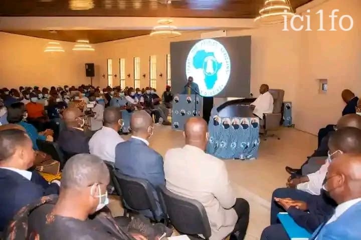Côte d'Ivoire :Abidjan, Laurent Gbagbo rencontre les fédéraux du PPA-CI et annonce des élections à la base