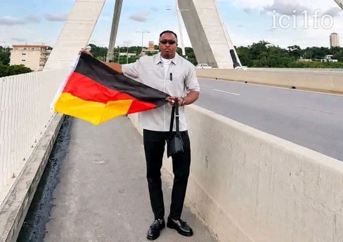 Côte d'Ivoire : L’influenceur camerounais qui a défié Abidjan menotté, la toile retient son souffle